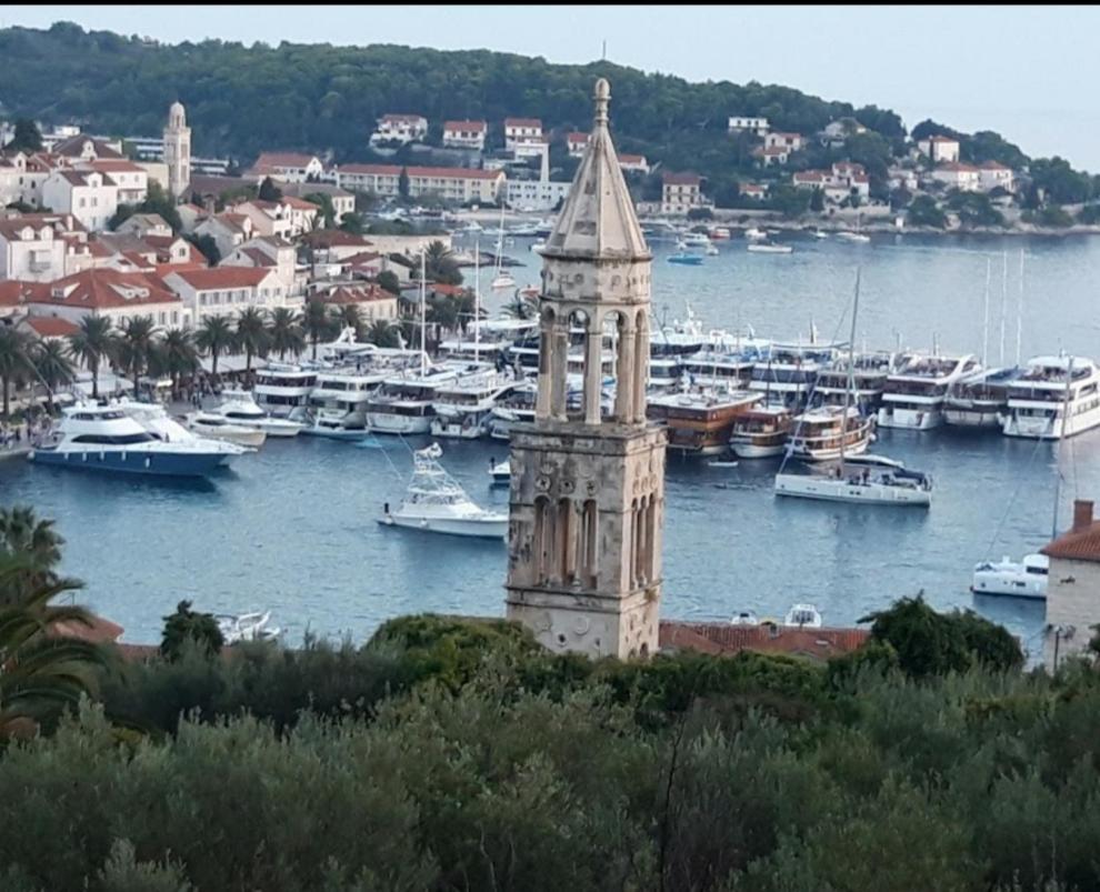 Barko Apartment And Rooms Hvar Town Luaran gambar